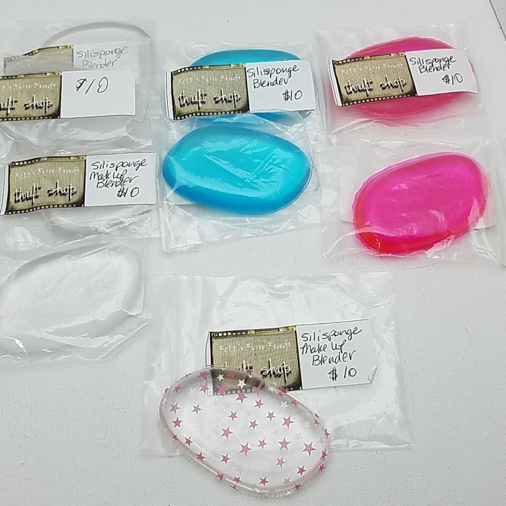 Silicone Makeup Blender 3 1/2" 4 color options